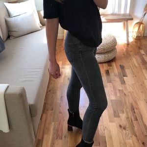 Grey Levi’s 721 cropped skinny jeans